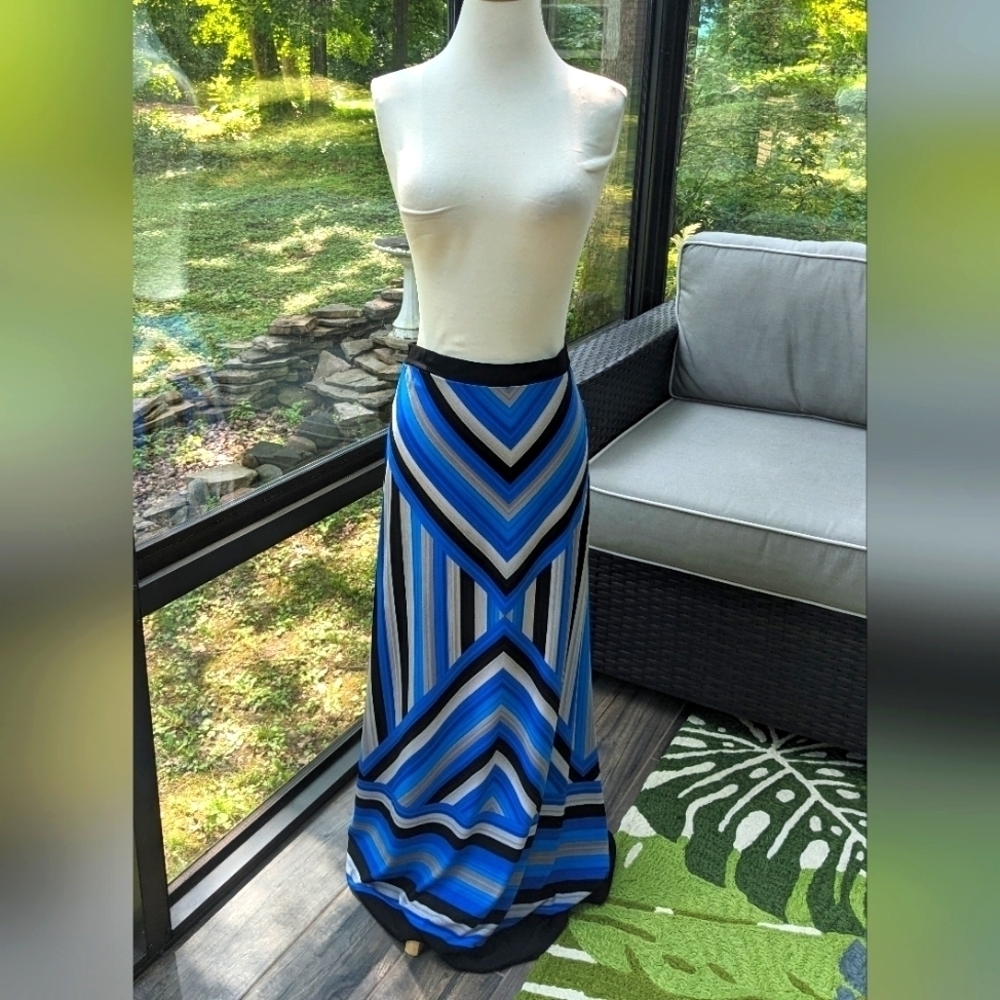 Michael Kors maxi geometric print stretchy‎ skirt Size M